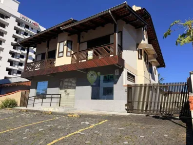 Imóvel Comercial com 4 Quartos à venda, 360m² no Costa e Silva, Joinville