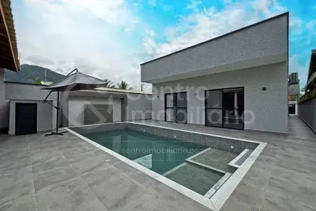Casa com 4 Quartos à venda, 225m² no Centro, Peruíbe