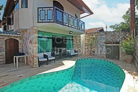 Casa com 4 Quartos à venda, 204m² no Centro, Peruíbe
