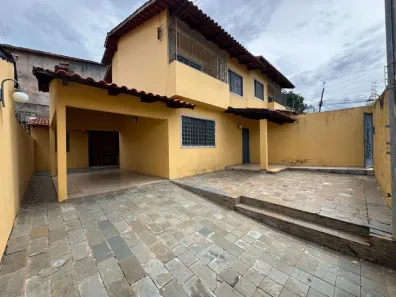 Sobrado com 3 Quartos para alugar, 140m² no Vila Monticelli, Goiânia