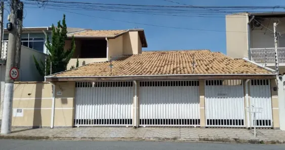 Casa com 3 Quartos à venda, 250m² no Jardim Independência, Taubaté