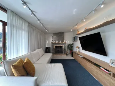 Casa com 4 Quartos para alugar, 196m² no Tijuca, Teresópolis