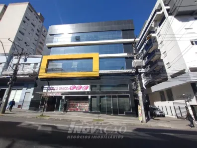 Sala Comercial para alugar, 255m² no Centro, Caxias do Sul