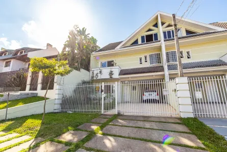 Sobrado com 4 Quartos à venda, 218m² no Tarumã, Curitiba
