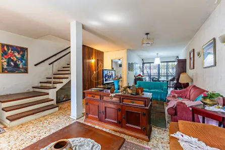 Casa com 3 Quartos à venda, 176m² no Granja Julieta, São Paulo