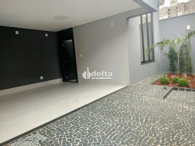 Casa com 3 Quartos à venda, 175m² no Laranjeiras, Uberlândia