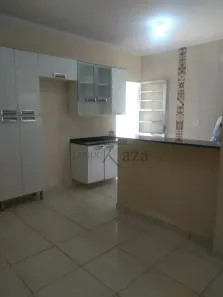 Casa com 2 Quartos à venda, 57m² no Jardim Santa Marina, Jacareí