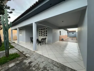 Casa com 3 Quartos à venda, 154m² no Brasília, Arapiraca