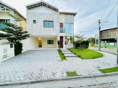 Casa de Condomínio com 3 Quartos à venda, 246m² no João de Castro, Aquiraz