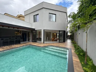 Sobrado com 3 Quartos à venda, 286m² no Jardins Madri, Goiânia
