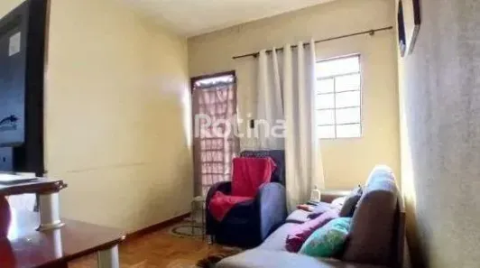 Casa com 3 Quartos à venda, 230m² no Osvaldo Rezende, Uberlândia
