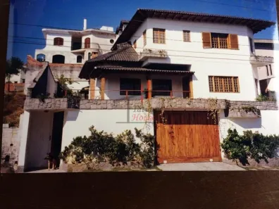Casa com 4 Quartos para alugar, 598m² no Jardim Textil, São Paulo
