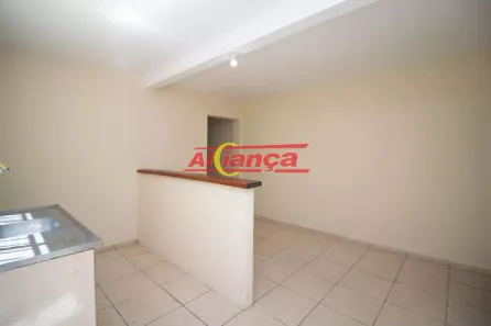 Casa com 1 Quarto para alugar, 37m² no Jardim Presidente Dutra, Guarulhos