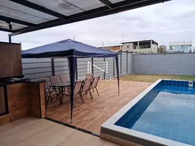 Casa de Condomínio com 4 Quartos para alugar, 343m² no Jardim Jacinto, Jacareí