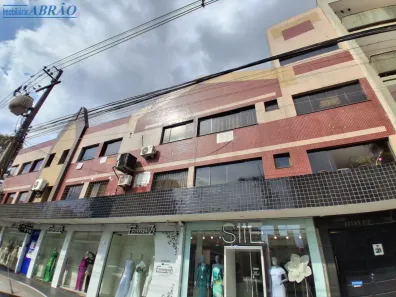 Apartamento com 3 Quartos para alugar, 130m² no Zona 07, Maringá