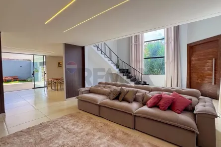Sobrado com 3 Quartos à venda, 270m² no Jardins Versailles, Valparaíso de Goiás