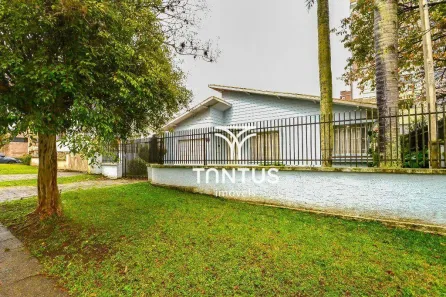 Casa com 3 Quartos para alugar, 205m² no Ahú, Curitiba