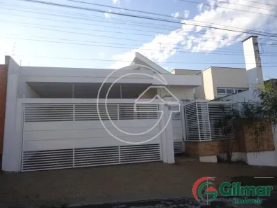 Casa com 3 Quartos à venda, 230m² no Centro, Marília