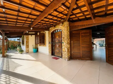 Casa com 3 Quartos à venda, 200m² no Inconfidentes, Contagem