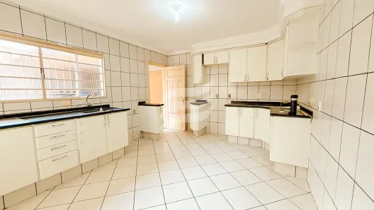 Casa com 4 Quartos à venda, 242m² no São João, Araçatuba