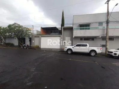 Imóvel Comercial com 5 Quartos para alugar, 450m² no Santa Mônica, Uberlândia
