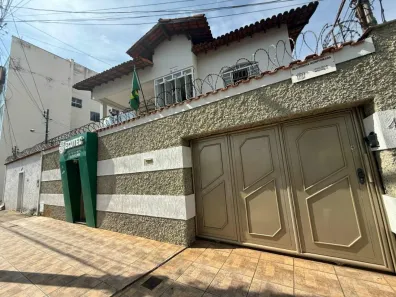 Casa com 3 Quartos para alugar, 110m² no Centro, Montes Claros