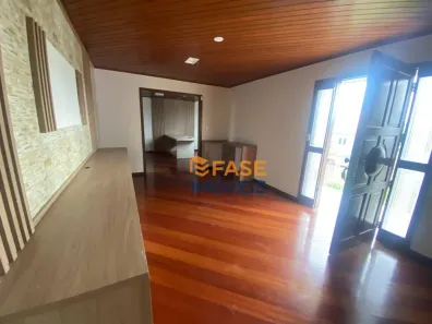 Casa com 4 Quartos à venda, 223m² no Pinheirinho, Criciúma