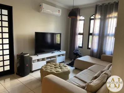 Casa com 3 Quartos à venda, 251m² no Jardim Petrópolis, Cuiabá