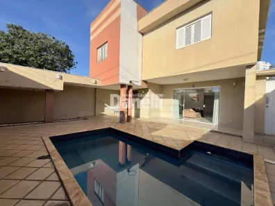 Casa com 3 Quartos à venda, 252m² no Centro, Taubaté
