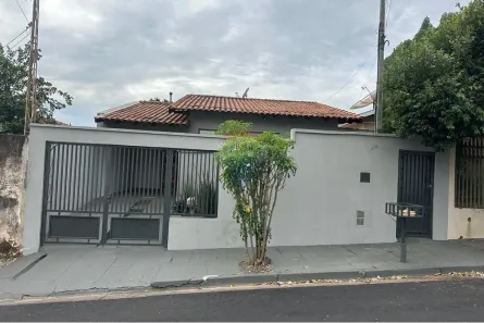 Casa com 2 Quartos à venda, 93m² no Labaté, Lins