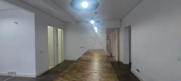Imóvel Comercial com 4 Quartos para alugar, 180m² no Cambuí, Campinas