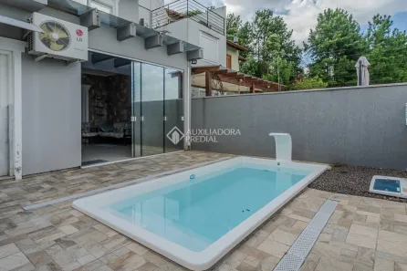 Casa com 3 Quartos à venda, 136m² no Cavalhada, Porto Alegre
