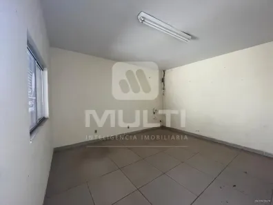 Galpão/Depósito/Armazém com 1 Quarto à venda, 342m² no Nossa Senhora das Graças, Uberlândia