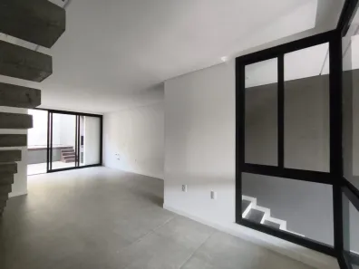 Sobrado com 3 Quartos à venda, 155m² no Anita Garibaldi, Joinville