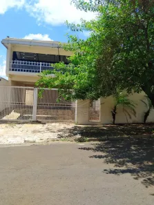 Casa com 3 Quartos para alugar, 200m² no Jardim Dona Sarah, Bauru