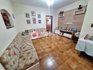 Casa com 6 Quartos para alugar, 320m² no Nossa Senhora Aparecida, Uberlândia