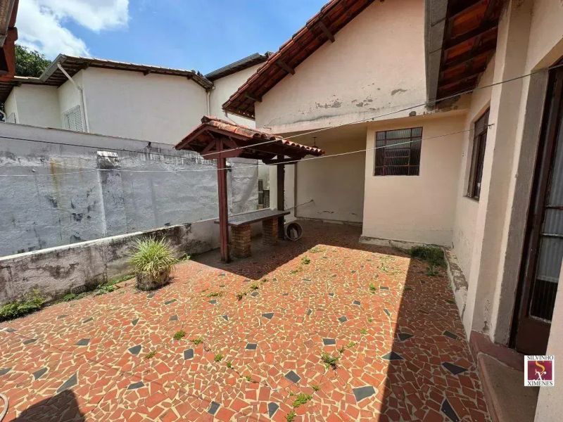 Casa com 5 quartos — Santo André, Belo Horizonte