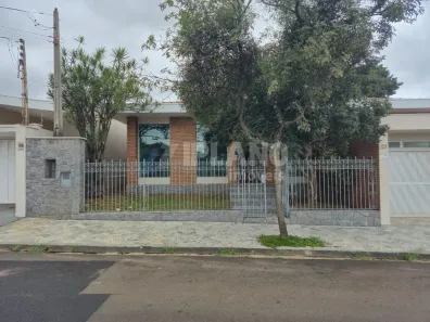 Casa com 3 Quartos para alugar, 480m² no Jardim Macarenco, São Carlos