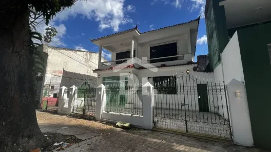 Imóvel Comercial para alugar, 250m² no Batista Campos, Belém