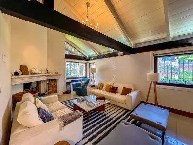 Casa de Condomínio com 6 Quartos para alugar, 443m² no Petrópolis, Porto Alegre