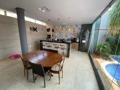 Casa de Condomínio com 3 Quartos à venda, 195m² no Jardim Inconfidência, Uberlândia