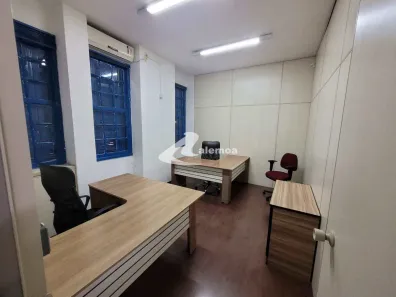 Sala Comercial para alugar, 80m² no Centro, Santos