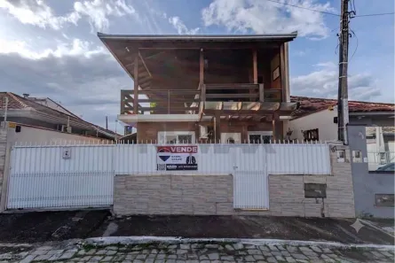 Sobrado com 3 Quartos à venda, 134m² no Centro, Camboriú