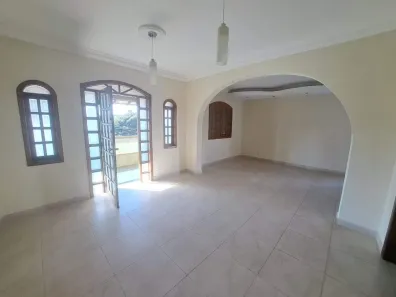 Casa com 4 Quartos para alugar, 174m² no Barreiro, Belo Horizonte