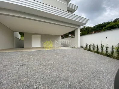 Casa com 4 Quartos à venda, 270m² no Glória, Joinville