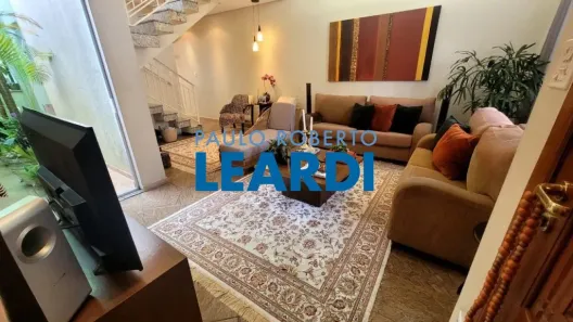 Sobrado com 3 Quartos à venda, 200m² no Vila Gilda, Santo André