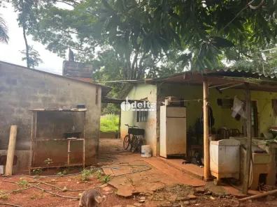 Fazenda/Sítio à venda, 2427m² no Morada dos Pássaros, Uberlândia