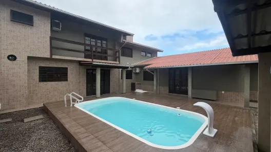 Casa com 3 Quartos para alugar, 200m² no São João do Rio Vermelho, Florianópolis