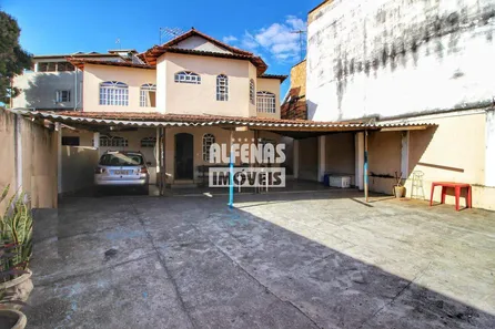 Casa com 3 Quartos à venda, 164m² no Jardim Bandeirantes, Contagem