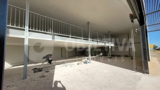 Ponto Comercial à venda, 330m² no Novo Mundo, Uberlândia